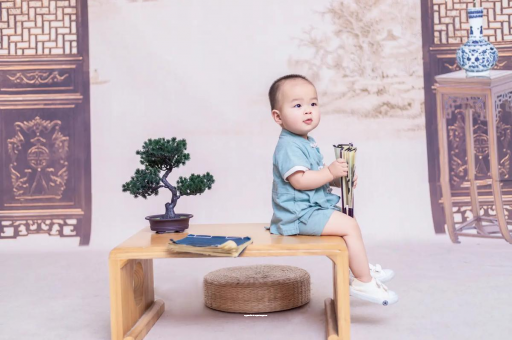 青岛宝宝几个月翻身才正常 青岛宝宝几个月翻身才正常